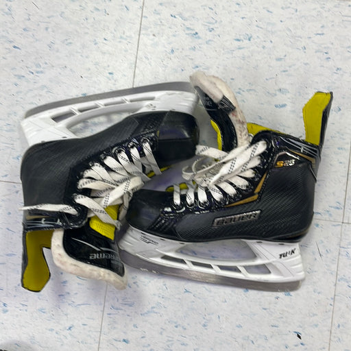 Used Bauer Supreme S25 Size 2 Player Skates