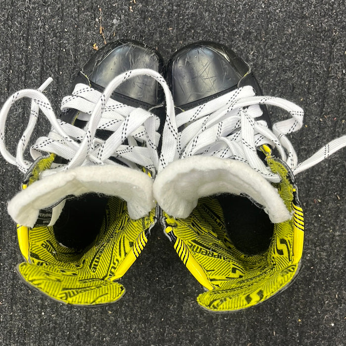 Used Bauer Supreme M4 Size 12 Youth Player Skates