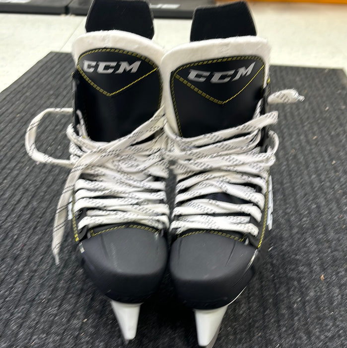 Used CCM Tacks 9350 Size 9.0 Skates
