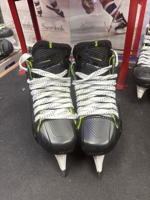 Used Bauer Vapor Elite Goalie Skates Size 4 Fit 3