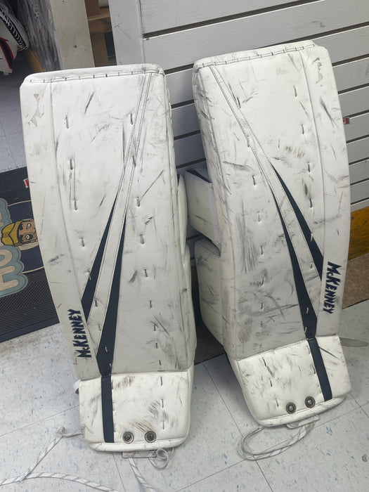 Used McKenney Extreme Pro 895 34+2 Goal Pads