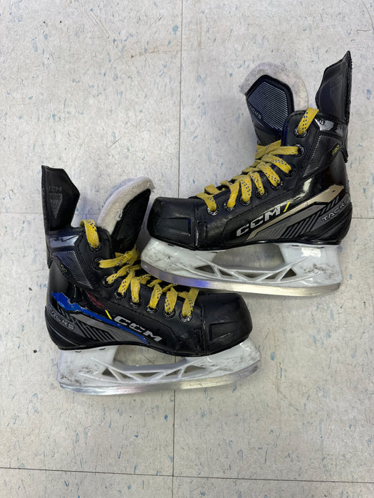 Used CCM Tacks AS580 13D Player Skates