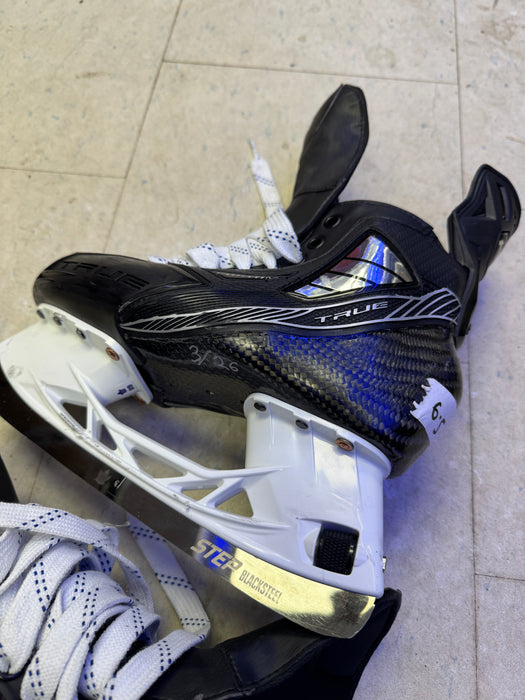Pro Stock Used True Custom Skates 7W “48”