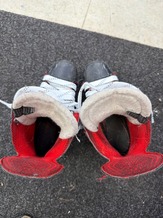 Used Bauer Vapor X2.7 Size 3.0D Skates