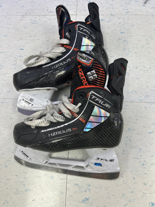 Used True Hzrdus 9X Junior Player Skates 3.0D