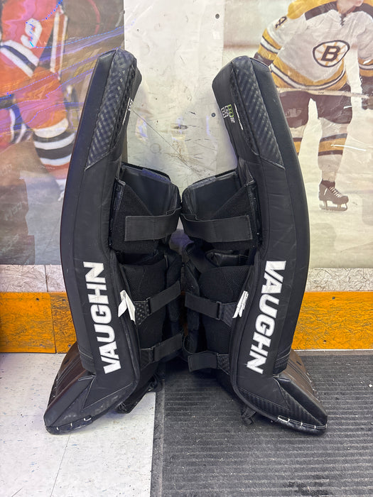 Used Vaughn SLR3 Pro 32+2 Senior Goal Pads