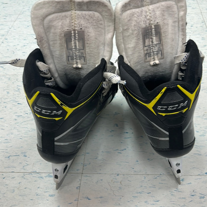 Used CCM Tacks 9370 Size 4 Goal Skates
