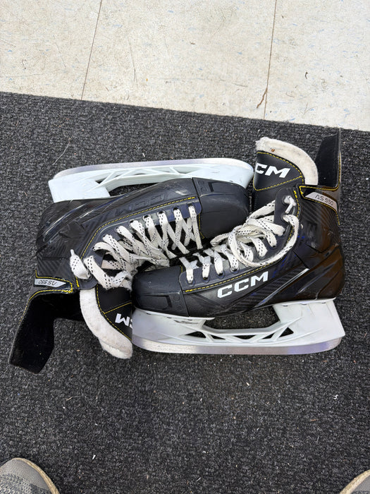 Used CCM AS-550 Size 9.0R Skates
