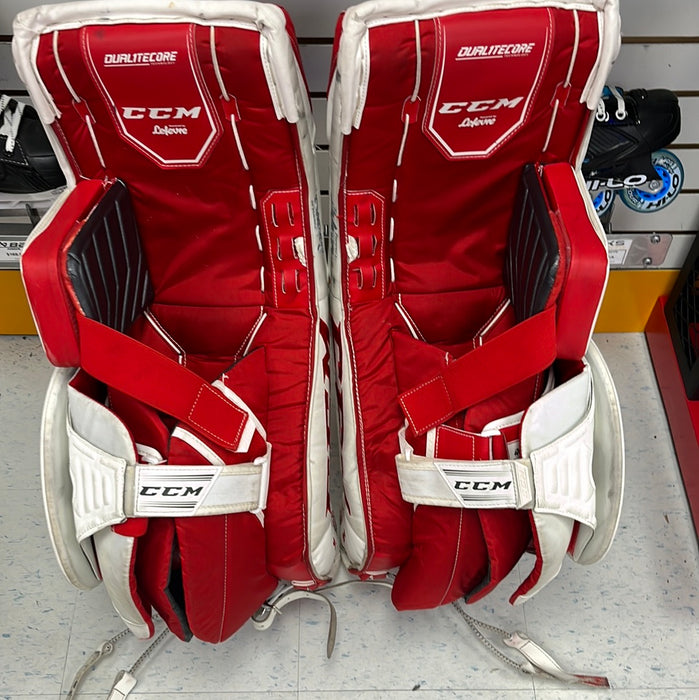 Used CCM E4.9 30+1 Goal Pads