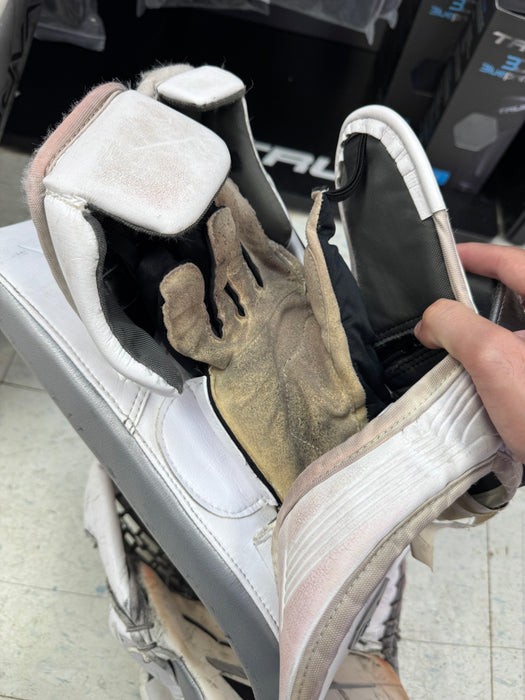 Used Bauer Hyperlite2 Goalie Full Set Leg Pads, Catcher, Blocker