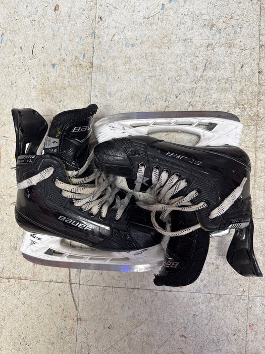 Used Bauer Supreme Matrix Skates Size 4.0 Fit 1
