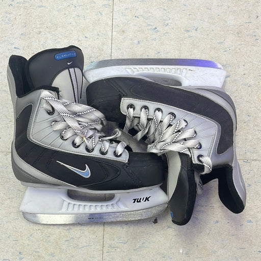 Used Nike FlexLite 2 Size 2EE Player Skates