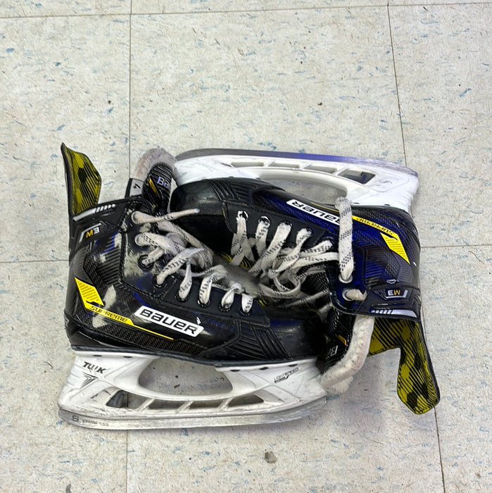 Used Bauer Supreme M3 Size 4.0 D Skates