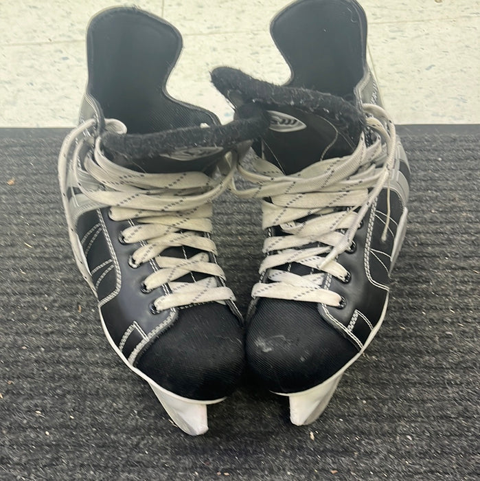 Used Sherwood 5500 Size 7 Player Skates