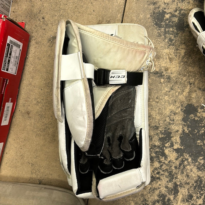 Used CCM EFlex 4.5 Senior Catcher and Blocker Set