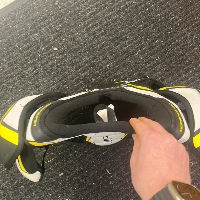 Used Bauer Supreme 2S Pro Junior Medium Shoulder Pads