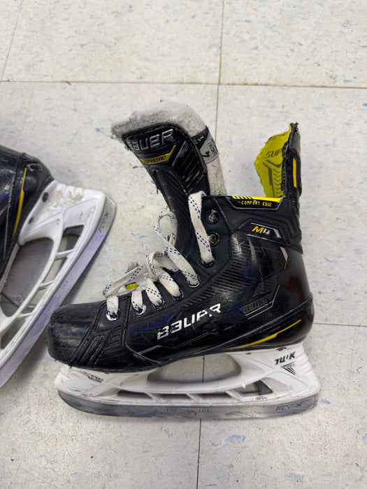 Used Bauer Supreme M4 Skates 4.0D