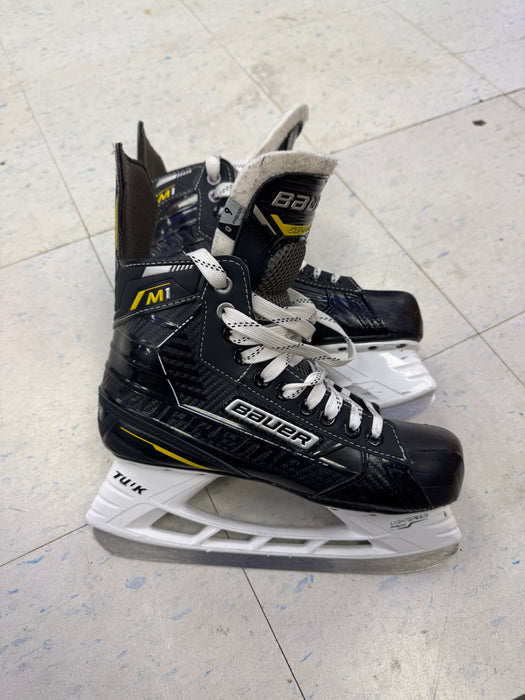 Used Bauer M1 Skates 6D