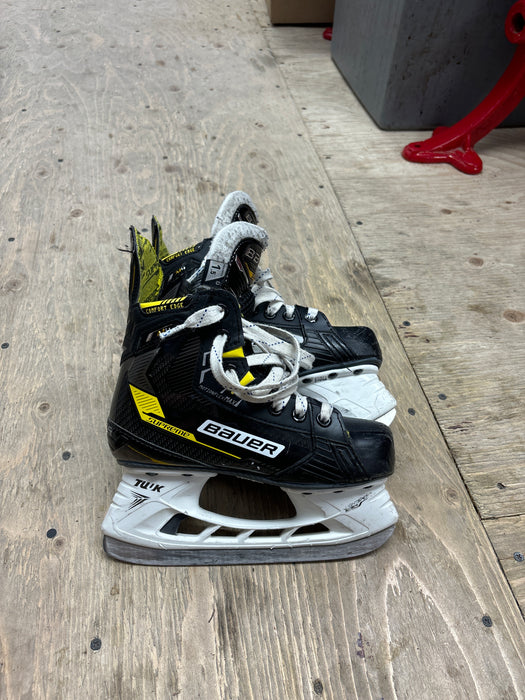 Used Bauer Supreme M4 Size 1.5 D Skates