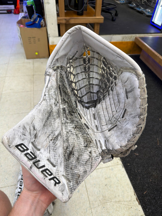 Used Bauer Supreme S29 Intermediate Catcher and Blocker Set
