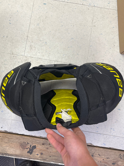 Used Bauer Supreme 3S Junior Medium Shoulder Pads