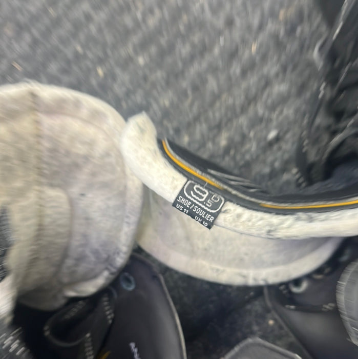 Used Bauer Supreme One.8 Size 9.5 Player Skates