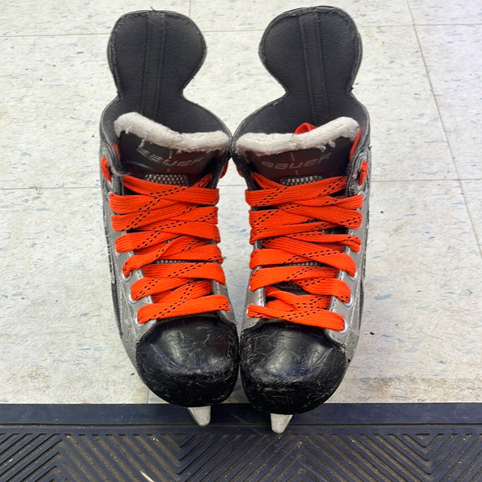 Used Bauer Vapor X3.0 Size 13.5 Youth Skates