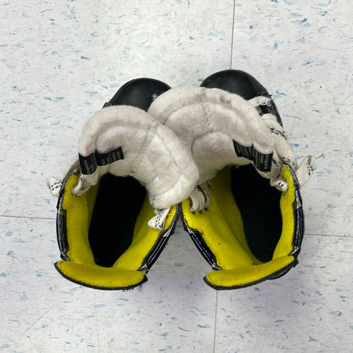 Used Bauer Supreme 3S Size 11.5 Youth Player Skates