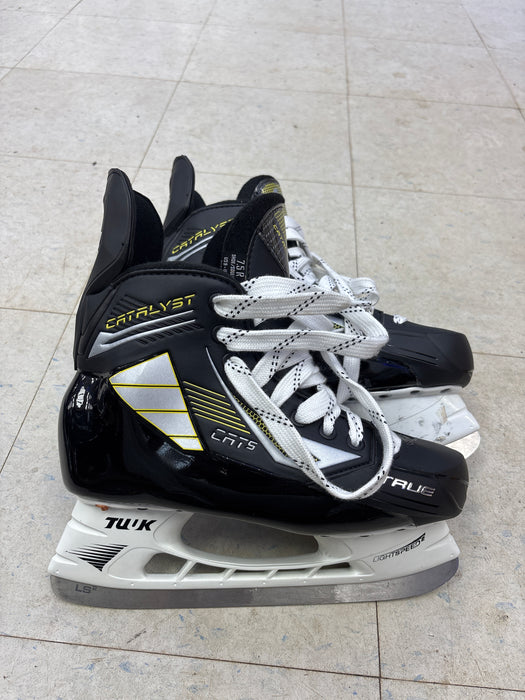 True Catalyst 5 Size 7.5 Senior Skates