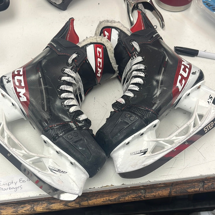 Used CCM Jetspeed FT485 Size 4D Skates