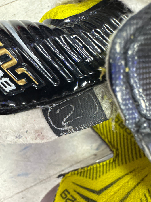 Used Bauer Supreme S29 Skates Size 2.5D