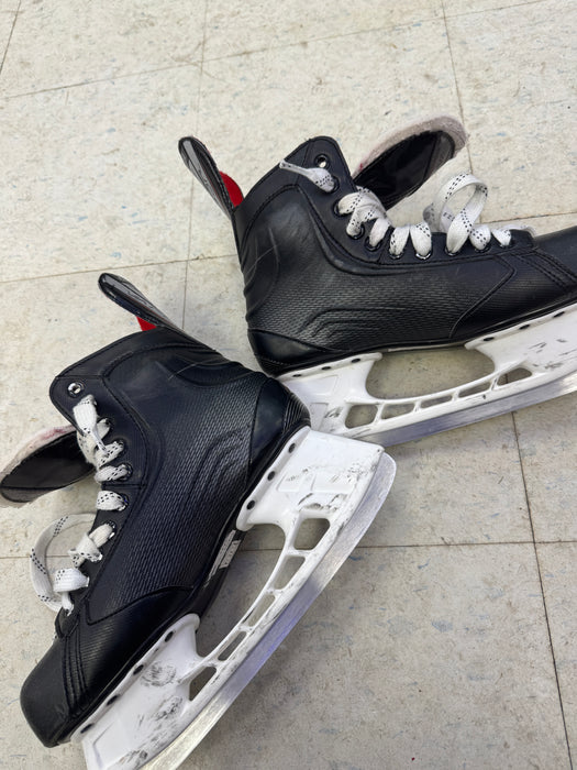 Used Bauer Vapor X400 Skates 9.0D