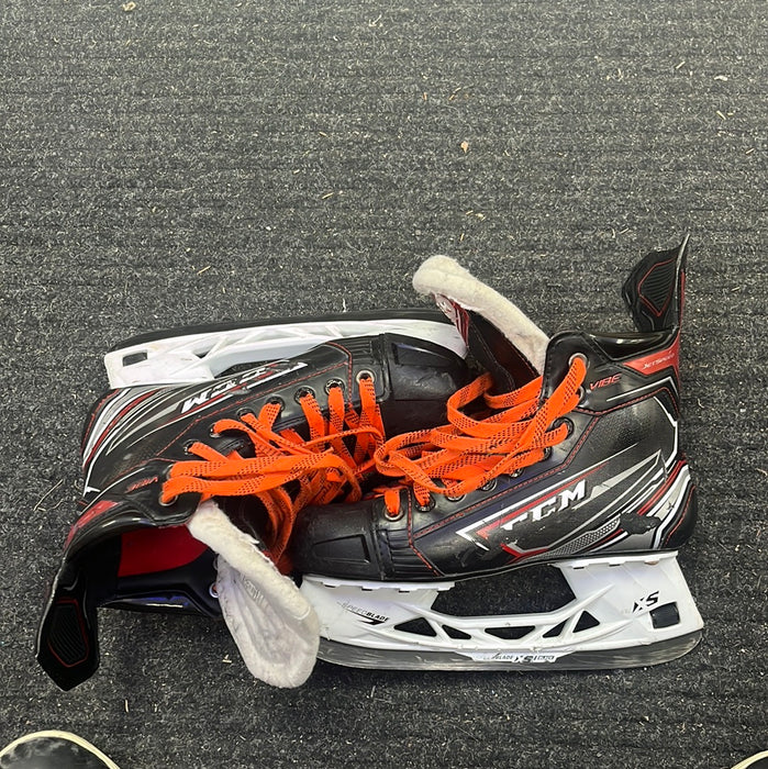 Used CCM JetSpeed VIBE Size 5.5 Player Skates