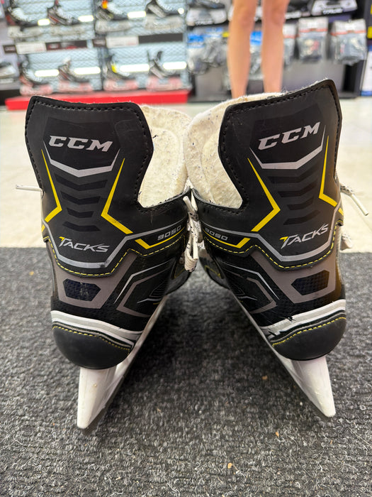 Used CCM Tacks 9050 Size 1.0D Skates