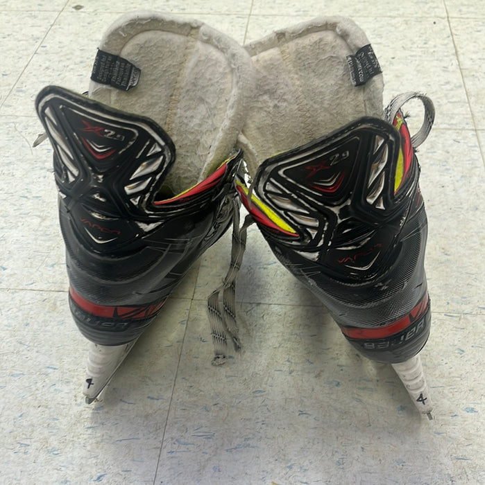 Used Bauer Vapor X2.9 Size 4 Player Skates