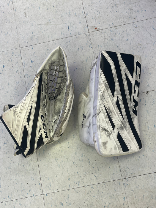 Used CCM E4.5 Junior Catcher and Blocker Set