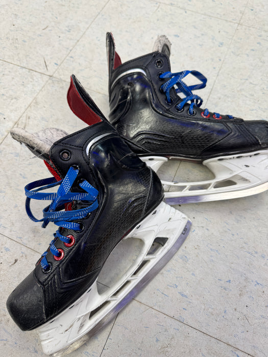 Used Bauer Vapor XSelect Skates 3.5D