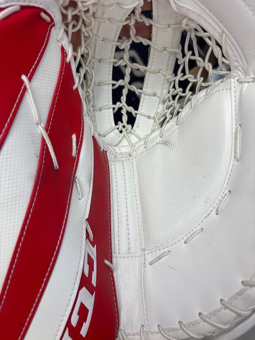 CCM Extreme Flex E5.9 Goalie Catcher Intermediate