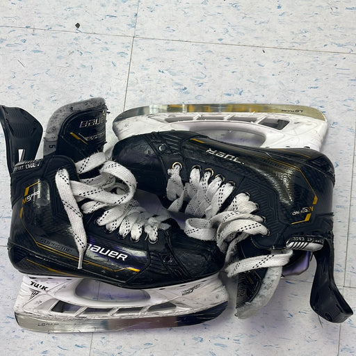 Used Bauer Supreme M5 Pro Size 5 Player Skate