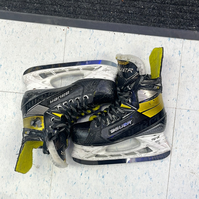 Used Bauer Supreme 3S Size 3 Player Skates