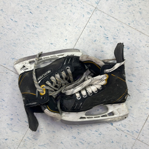 Used Bauer Supreme One.6 Size 11 Youth Player Skates