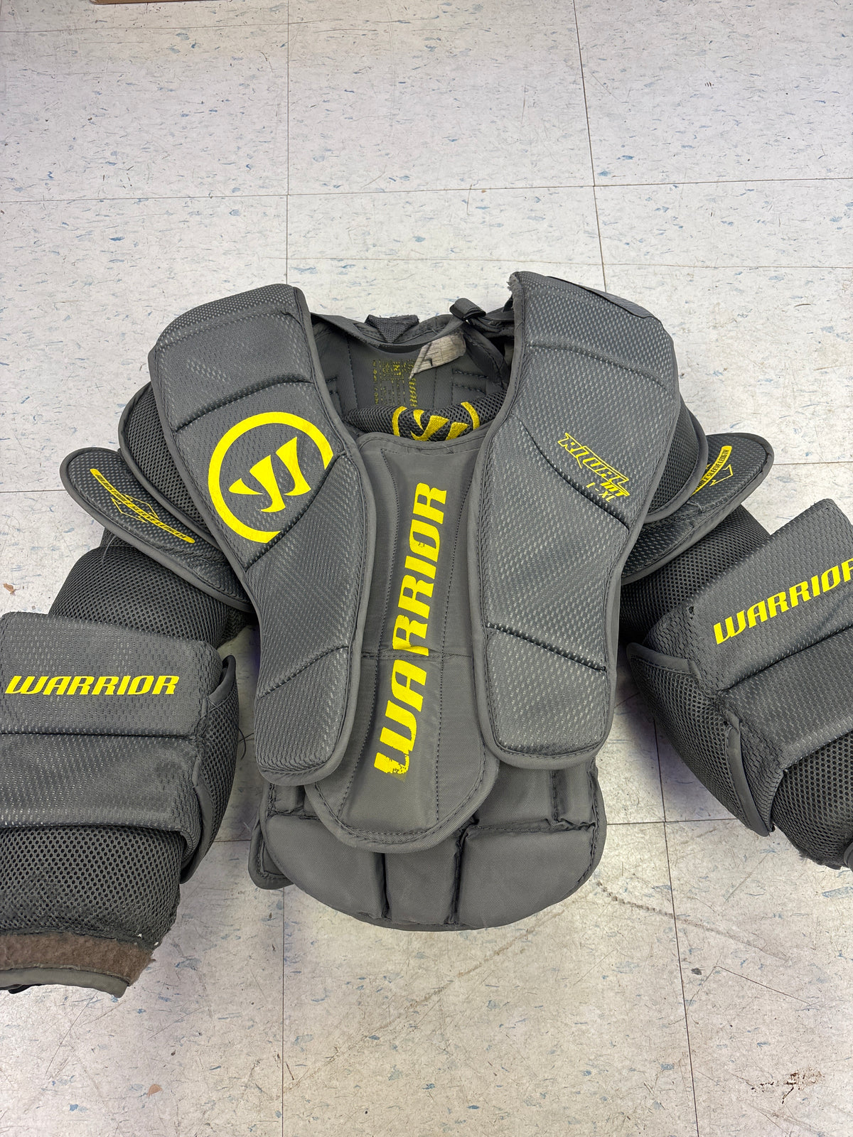 Used Warrior Ritual Intermediate Large/Extra Large Chest Protector ...