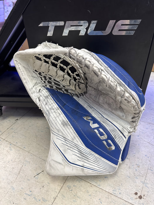 Used CCM EFLEX 6.9 Goalie Catcher Intermediate