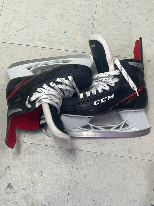 Used CCM JetSpeed FT445 Size 4 Skates