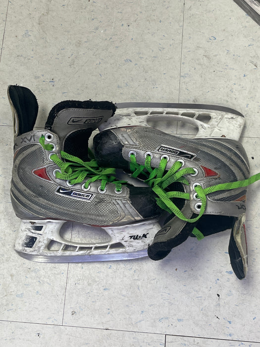 Used Nike Bauer Vapor XVI Size 1.5 Skates