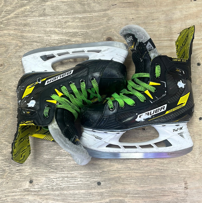 Used Bauer Supreme M4 Size 2.5 Skates