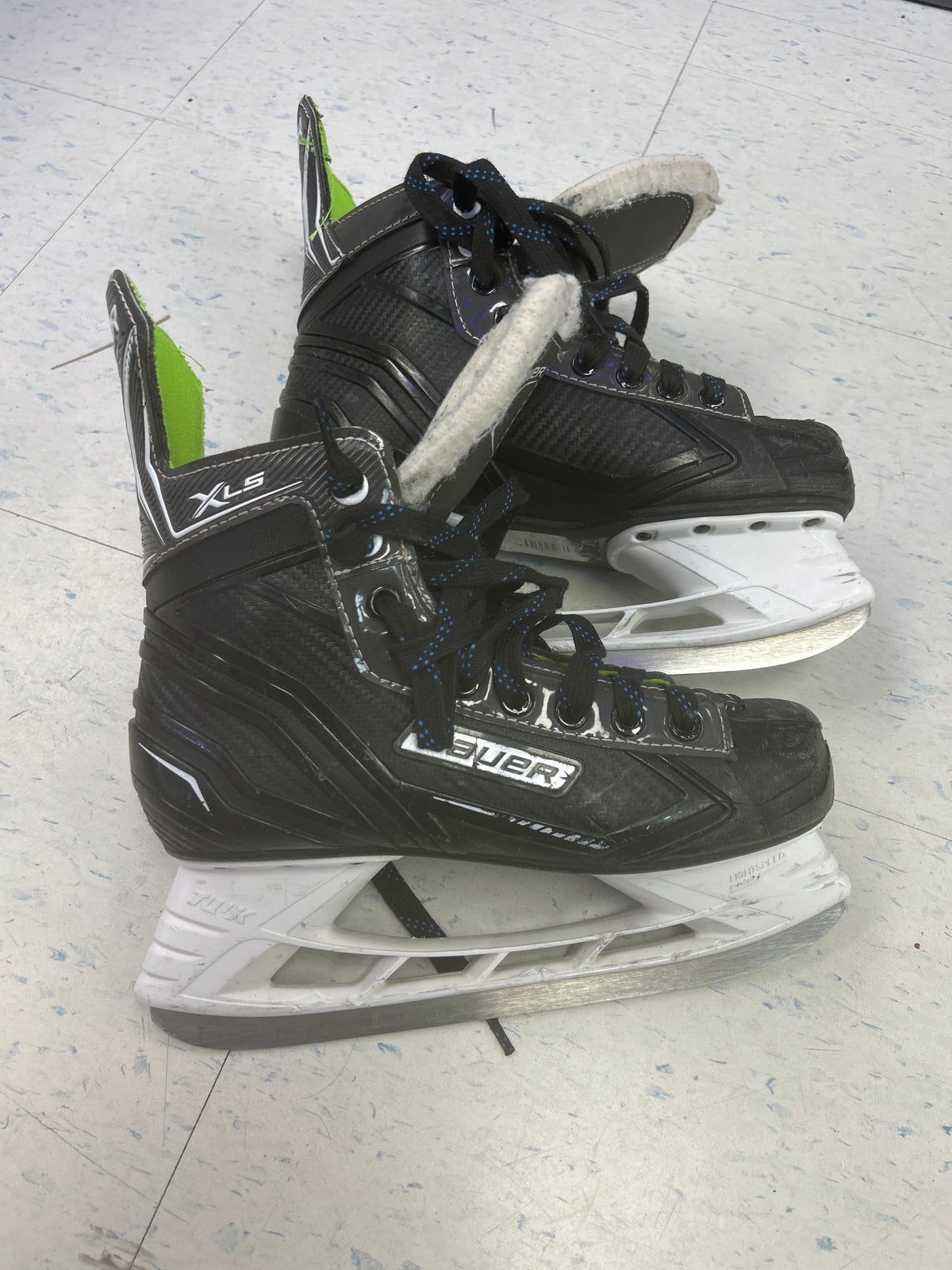 Used Bauer XLS Intermediate Player Skates — Crow's Sports Hockey
