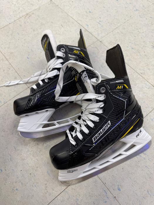 Used Bauer Supreme M1 Skates 3.5D