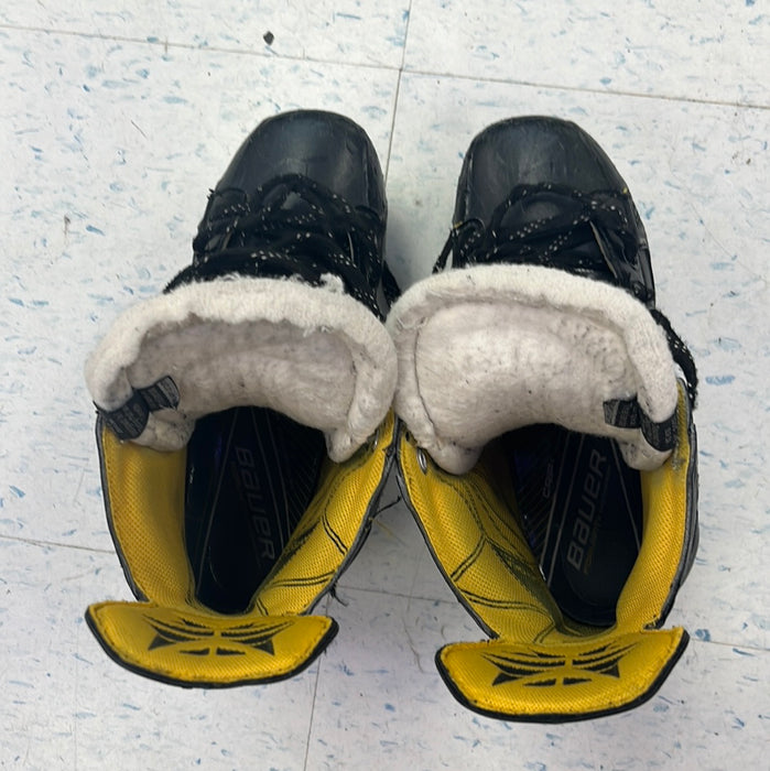 Used Bauer Supreme Comp Size 5.5 Player Skates