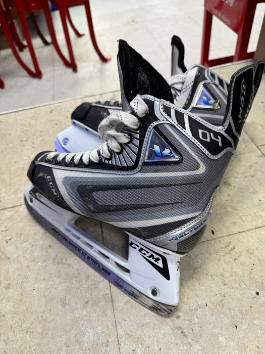 Used CCM Vector 04 Skates Size 7.0 E
